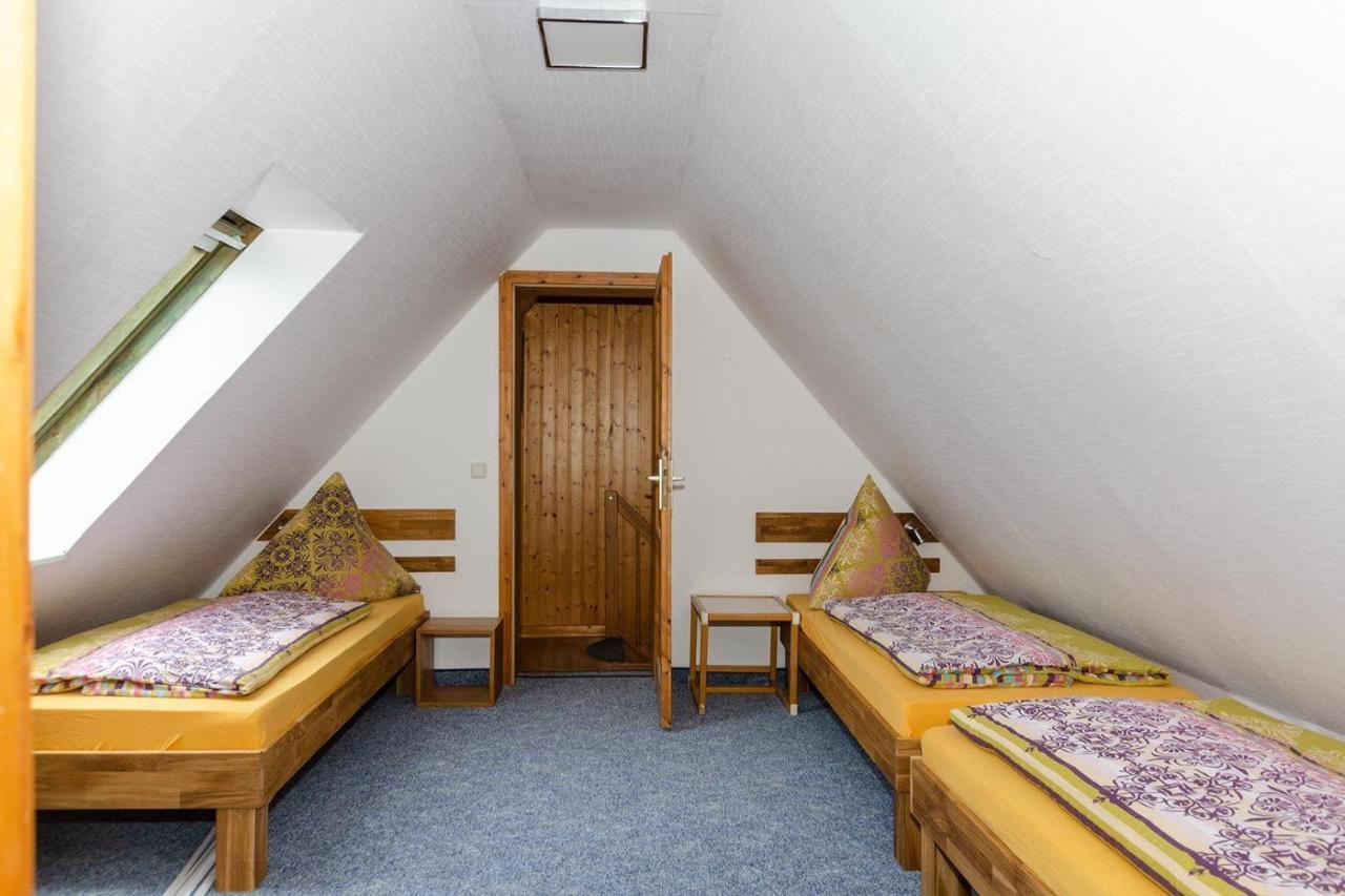 3-Raum-Fewo-Fuer-5-Personen-1-Aufbettung-Auf-Ruegen Apartment Шапроде Екстериор снимка