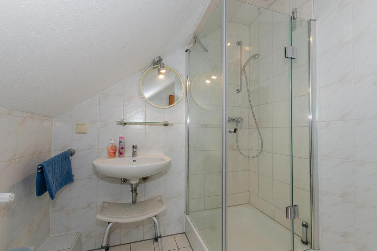 3-Raum-Fewo-Fuer-5-Personen-1-Aufbettung-Auf-Ruegen Apartment Шапроде Екстериор снимка