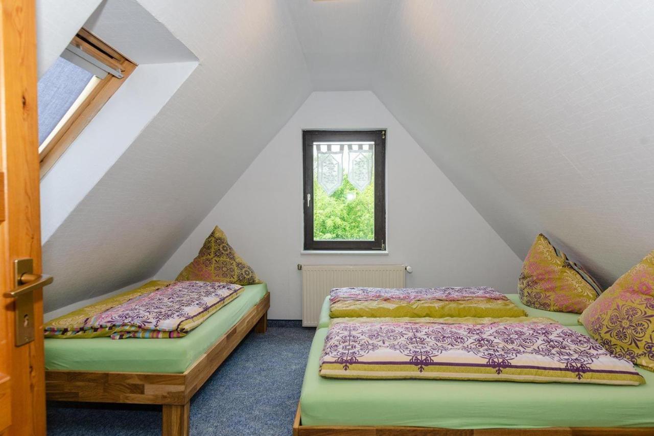 3-Raum-Fewo-Fuer-5-Personen-1-Aufbettung-Auf-Ruegen Apartment Шапроде Екстериор снимка